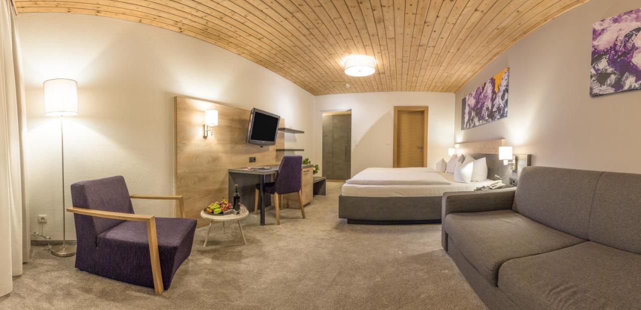 Double Room,1368432767:JPEG